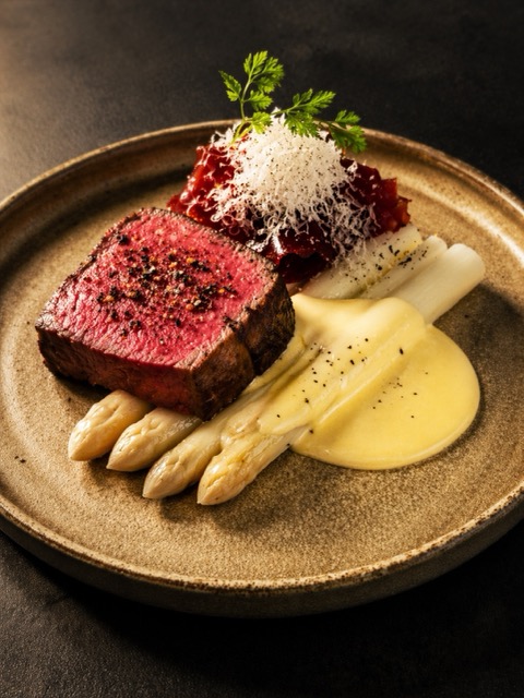 Mittel block menue roastbeef mit spargel sauce hollandaise